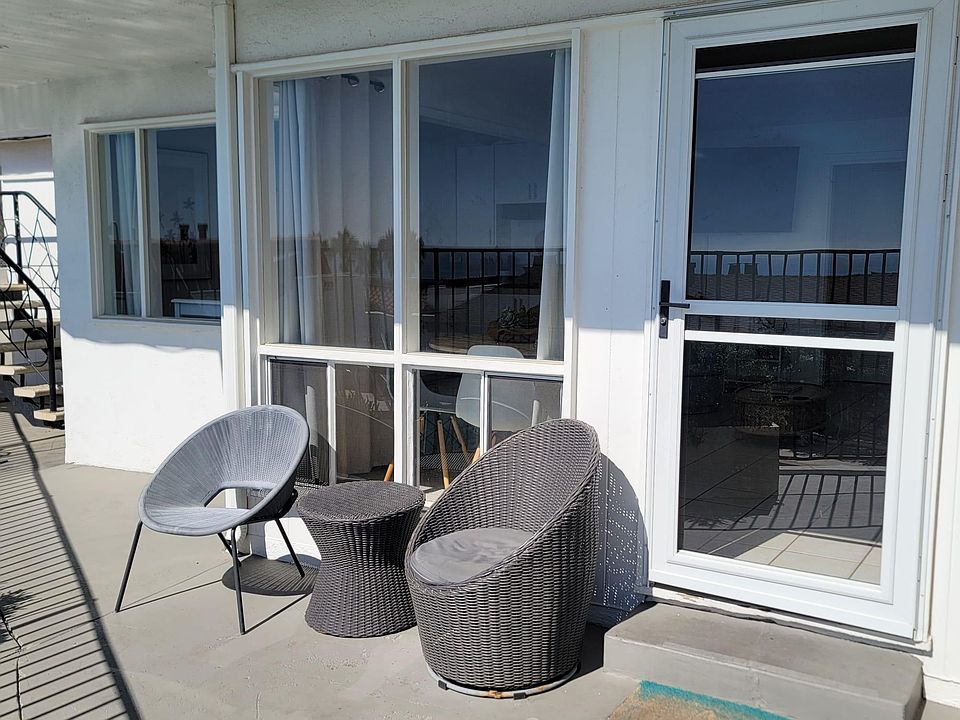 1st image of 520 Avenida Victoria #11