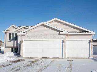 4725 48th Ave S, Fargo, ND 58104