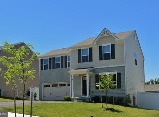 6 Whitton Ct, Essex, MD 21220