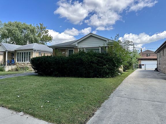 3rd image of 4049 N Oleander Ave