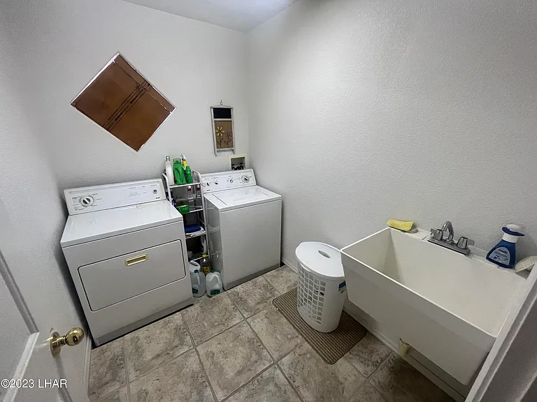 1311 Aviation Dr — Photo 21