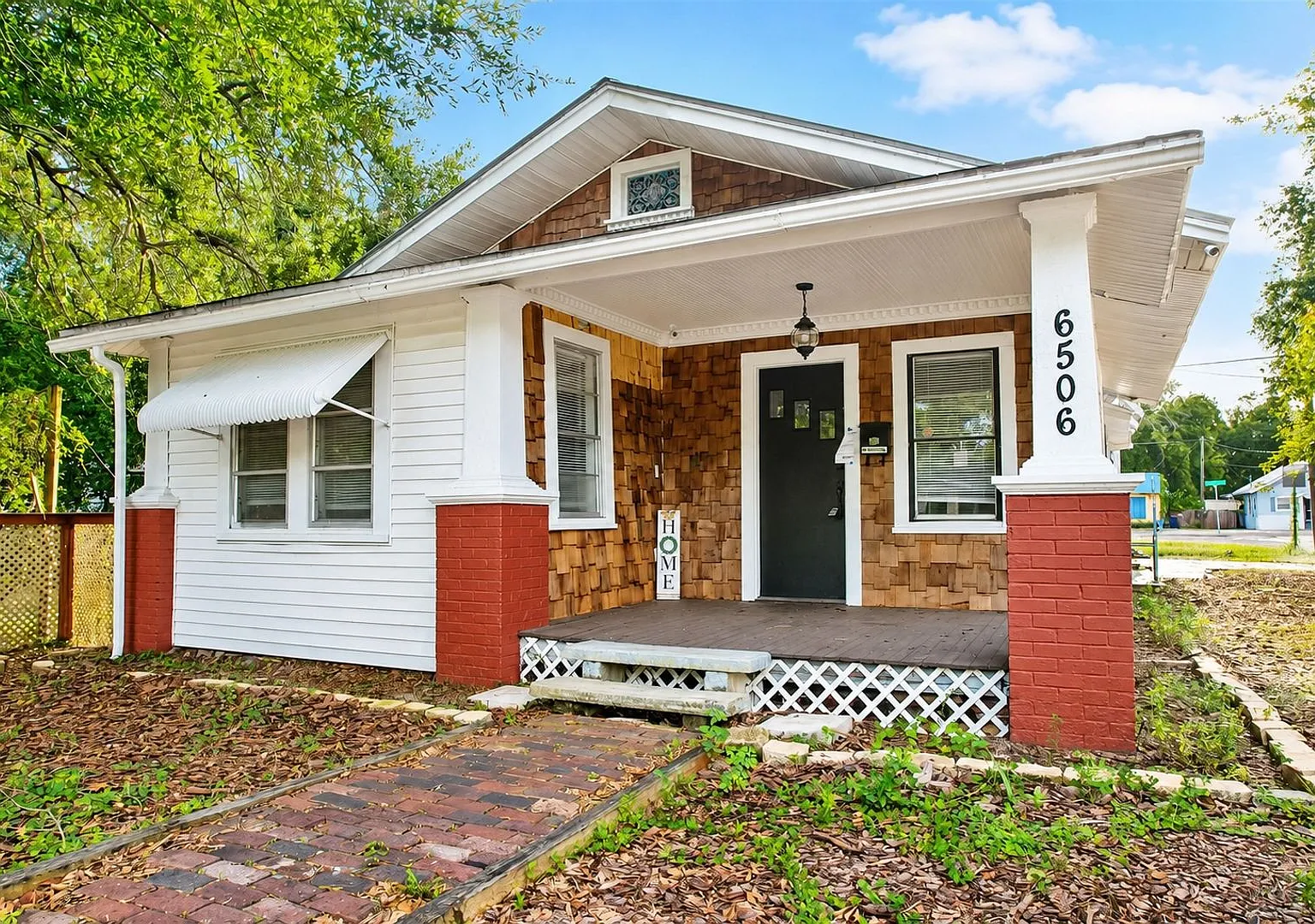 3 Bed - 2 Bath - Fenced Yard — Photo 1