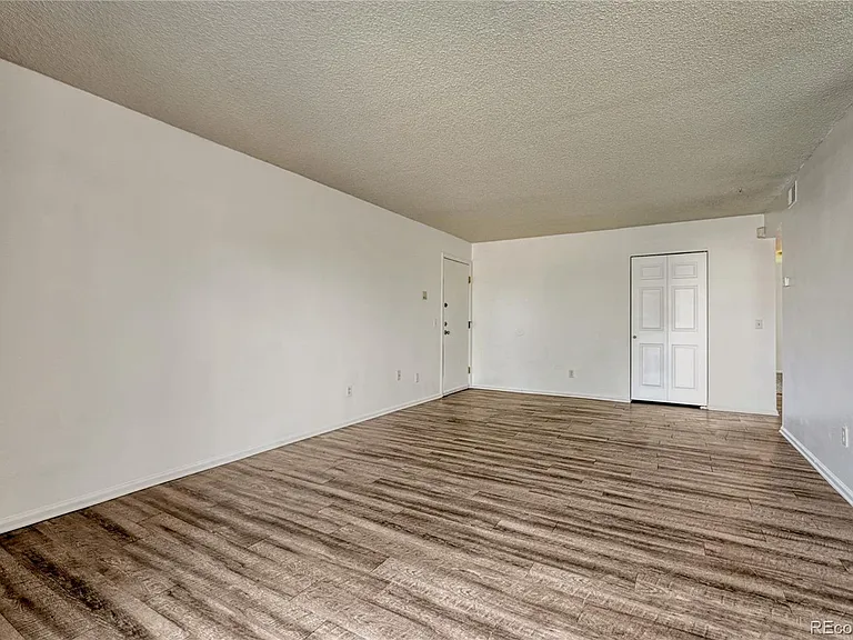 491 S Kalispell Way #101 — Photo 6