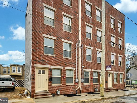 2nd image of 2625 Latona St