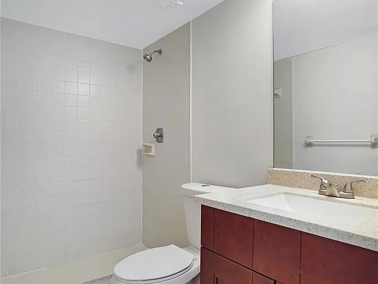 109 Lake Emerald Dr #110 — Photo 20