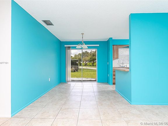 4th image of 12040 NW 33rd St