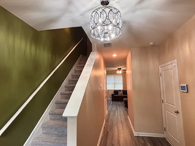 628 Jervis Way — Photo 2