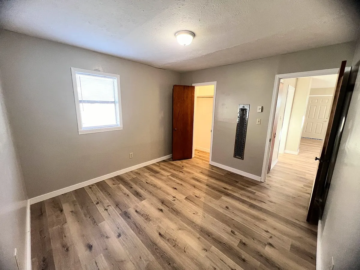 Building Photo - 110A Fleetwood Dr