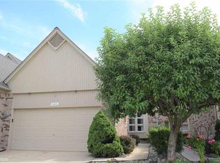14906 Stoney Brook Dr, Utica, MI 48315
