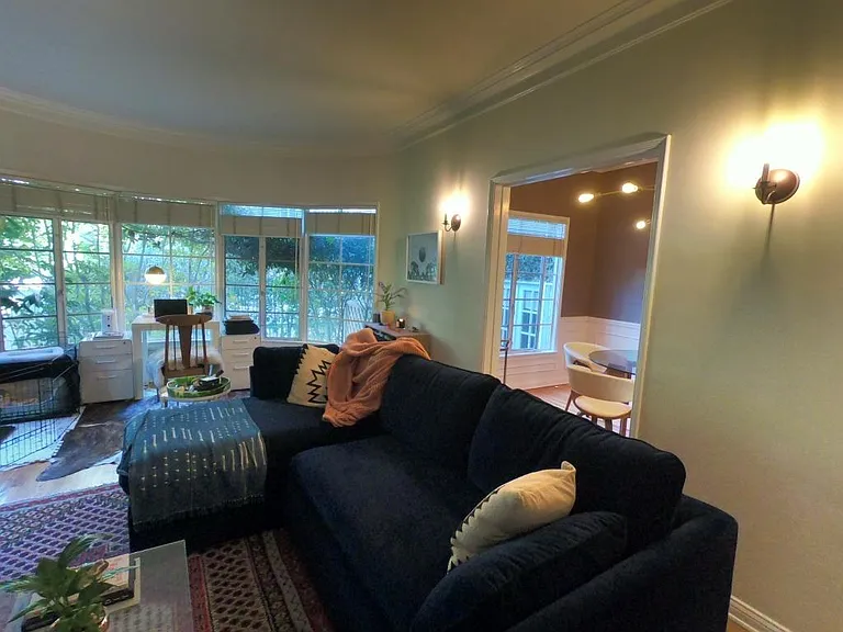 2285 N Beachwood Dr #6 — Photo 26