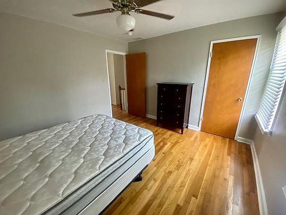 3rd image of 1511 N Plum St APT C