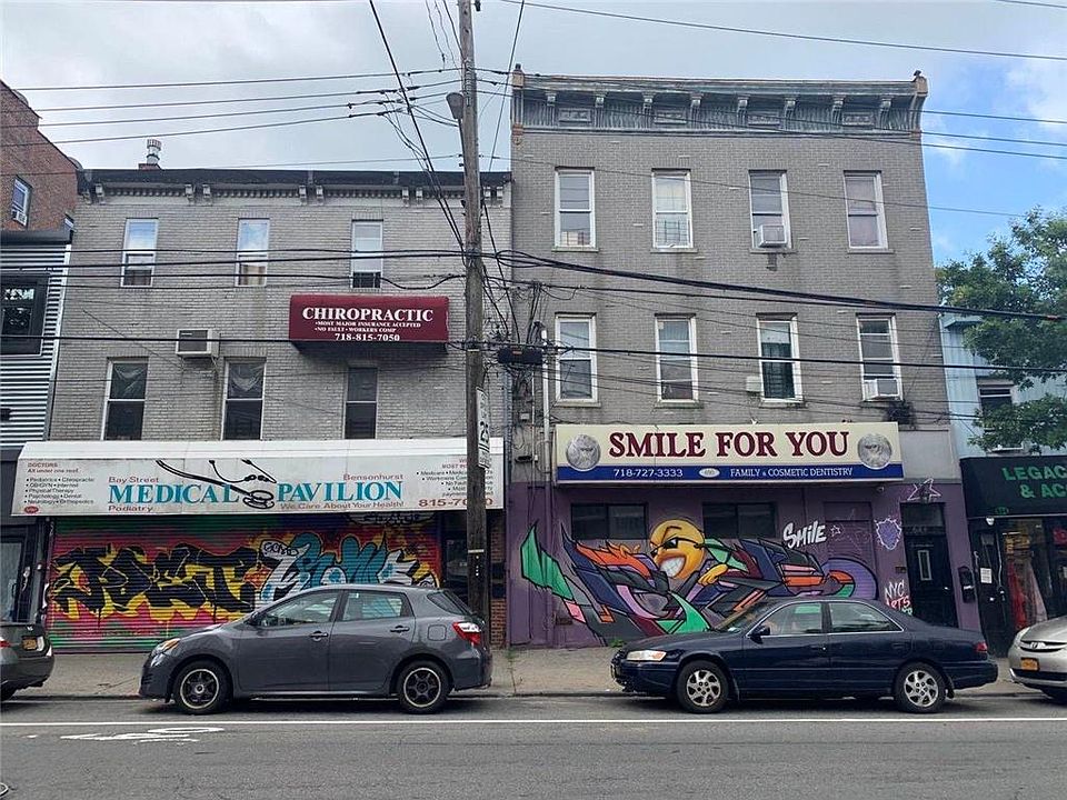 2nd image of 686-690 Bay St