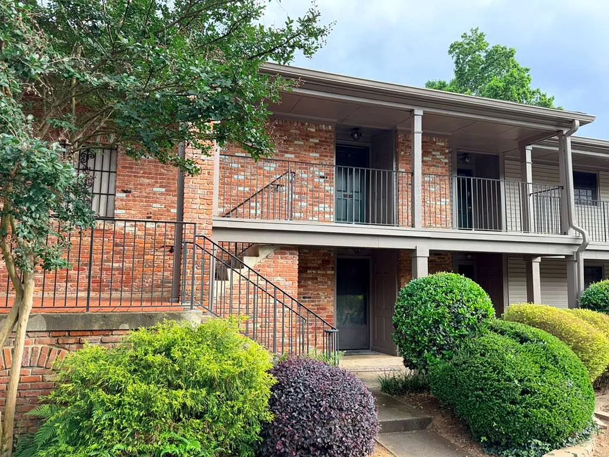Building Photo - 3097 Colonial Way #M
