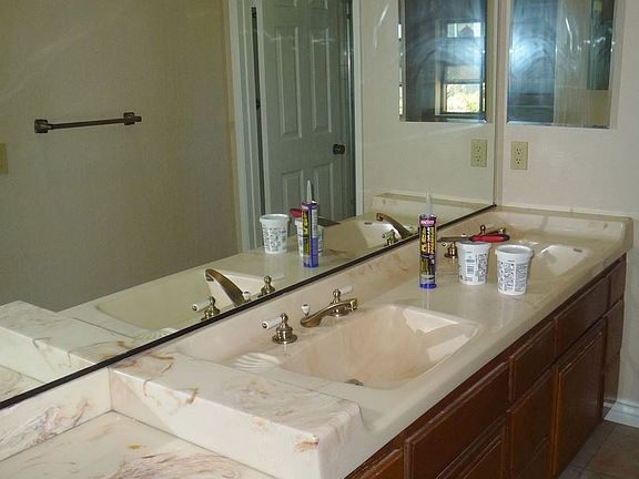 3rd image of 9133 Meadowrun Way