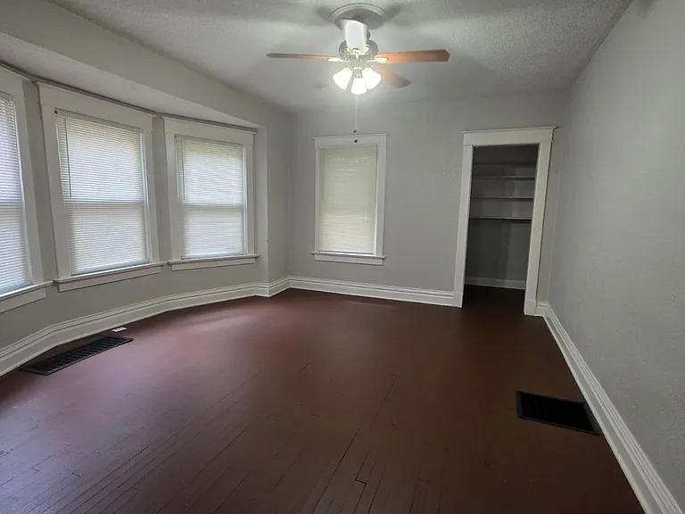 2508 Mersington Ave — Photo 5