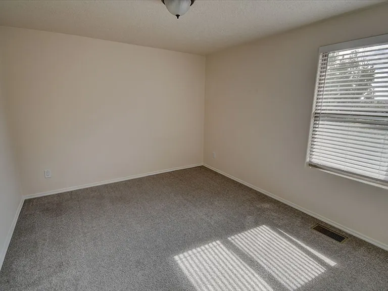 4461 Golden Eagle Loop NE — Photo 12