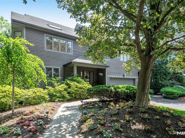 5 Pamrapo Court #A05E, Glen Rock, NJ 07452