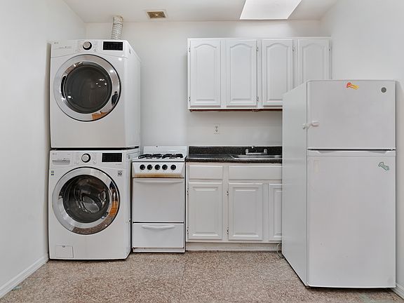 5th image of 81 N 7th St APT 2F