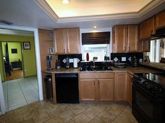 5th image of 7766 Bristol Ct