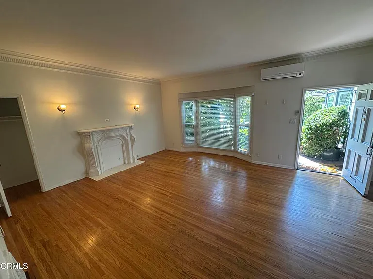 368 S Crescent Dr — Photo 4