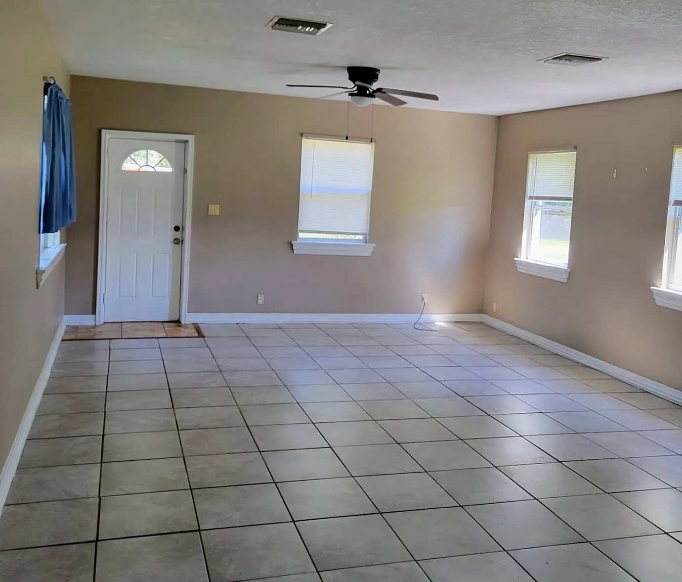 3 bed, 2.0 bath, 1848 sqft, $1,650 — Photo 2