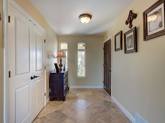3rd image of 4304 W Saturn Way