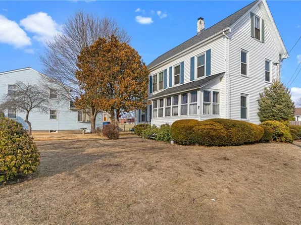 170 Bloomfield St, Pawtucket, RI 02861