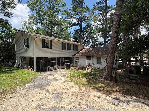 2nd image of 4019 Valley Rd