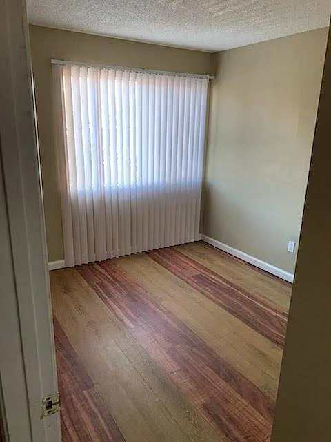 2 bed, 964 sqft, $2,649 — Photo 4