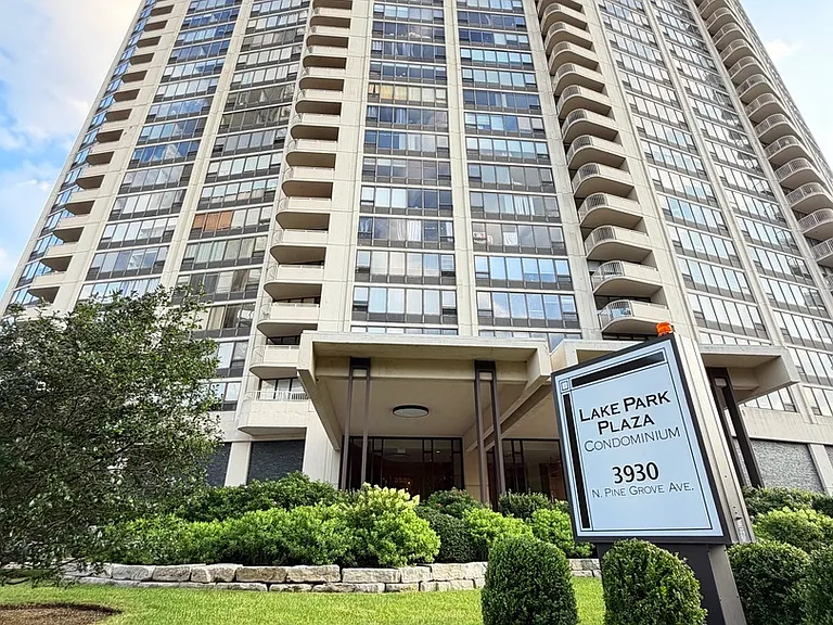 3930 N Pine Grove Ave #1708 — Photo 1