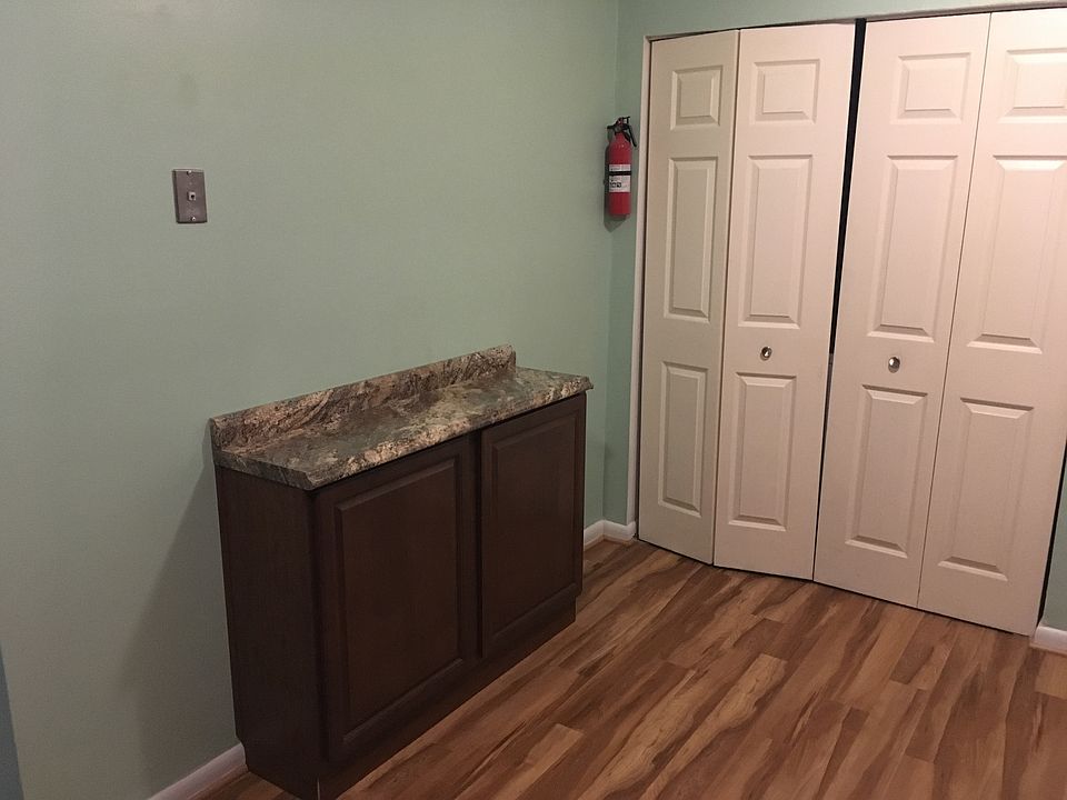 1st image of 405 Big Leaf Cir