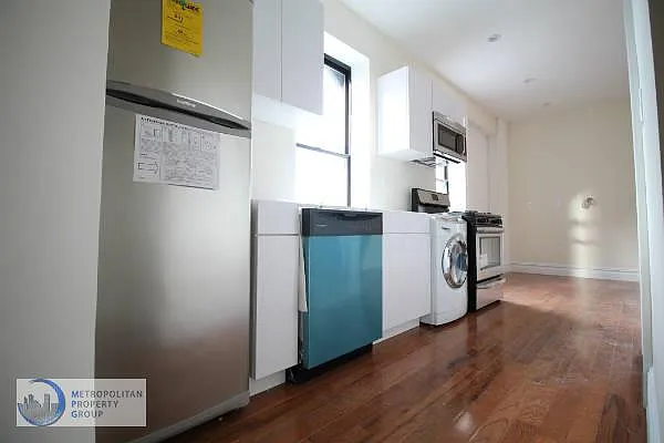 Rented by Metropolitan Property Group | media 18