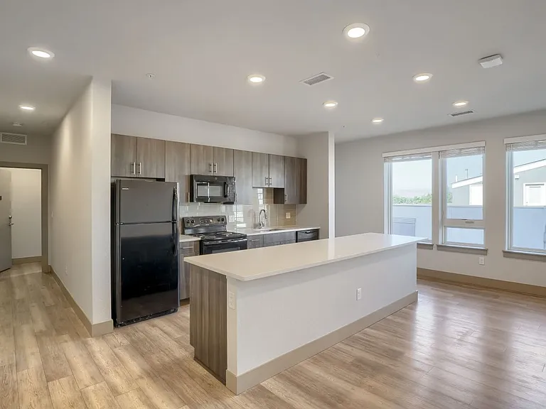 4923 King St — Photo 121
