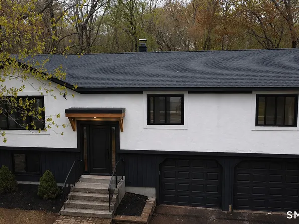 77 School House Road, Wallingford, CT 06492