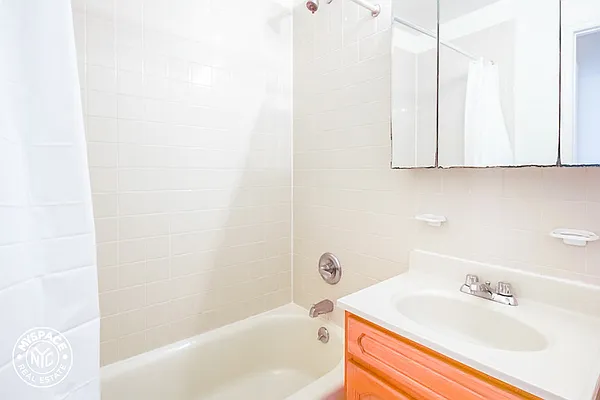 Rented by MySpaceNYC | media 7