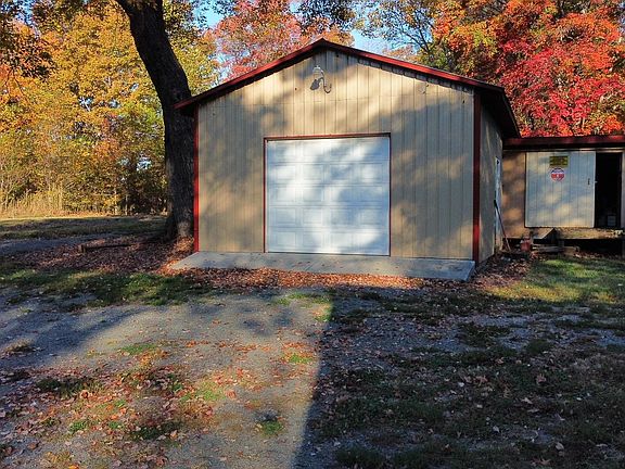 3rd image of 2037 Mountain Creek Rd #2037
