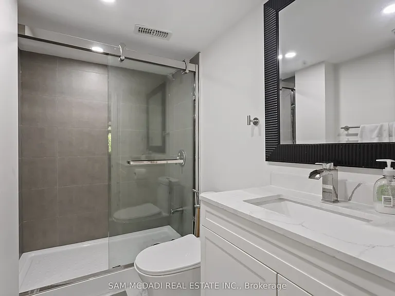 837 Magnolia Ter — Photo 13