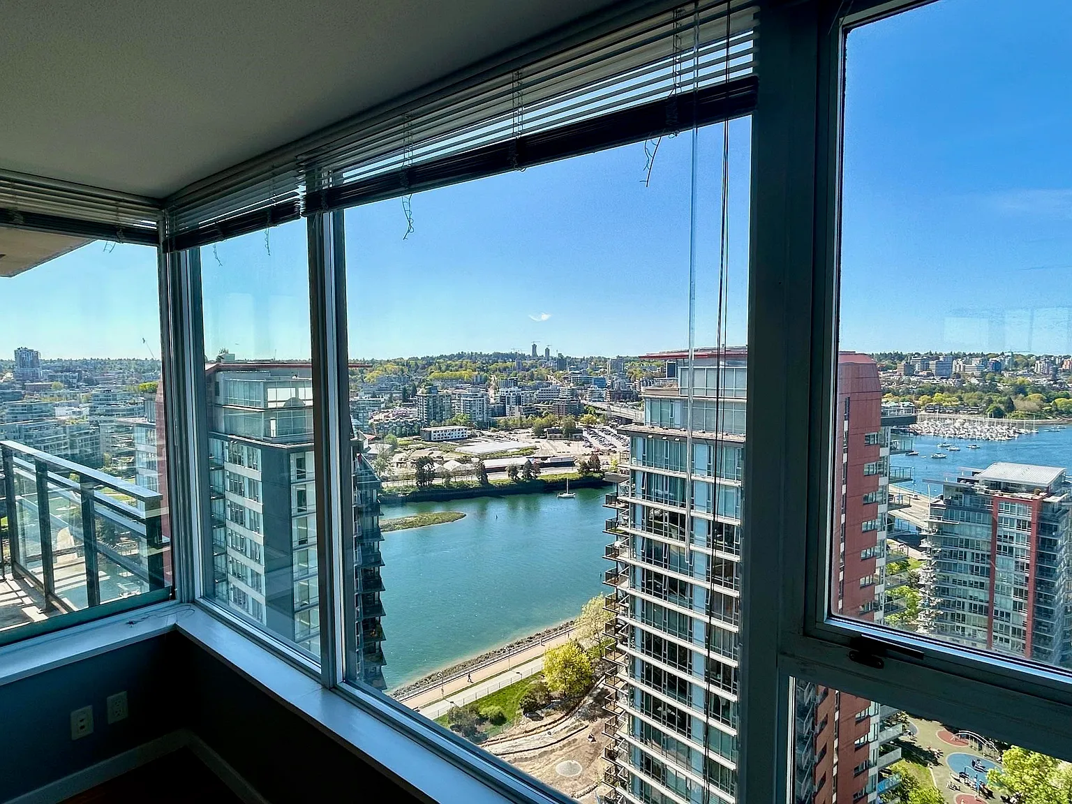2 bed, 920 sqft, $3,750 — Photo 1