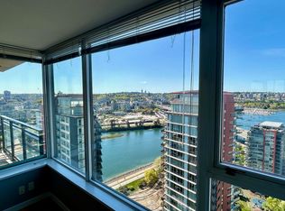33 Smithe St #3005, Vancouver, BC V6B 0B5
