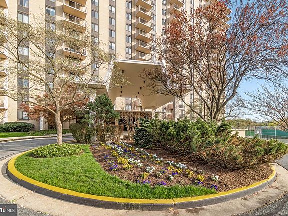 4th image of 7420 Westlake Ter APT 1602
