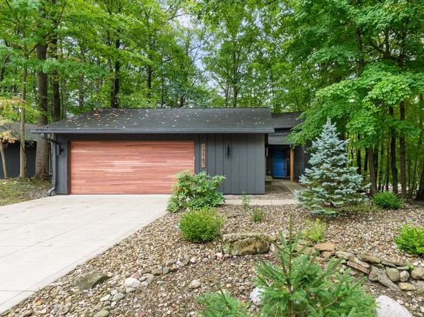 17767 Falling Leaves Rd, Strongsville, OH 44136