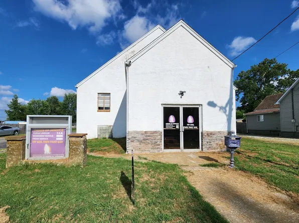 409 S Hill St, Marion, IL 62959