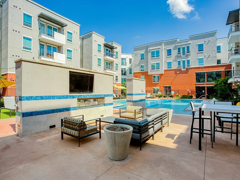 Liv+Arlington_1001SCenterSt_II-5296271_PHO_05