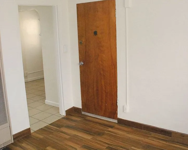 158 N Ventura Ave — Photo 7