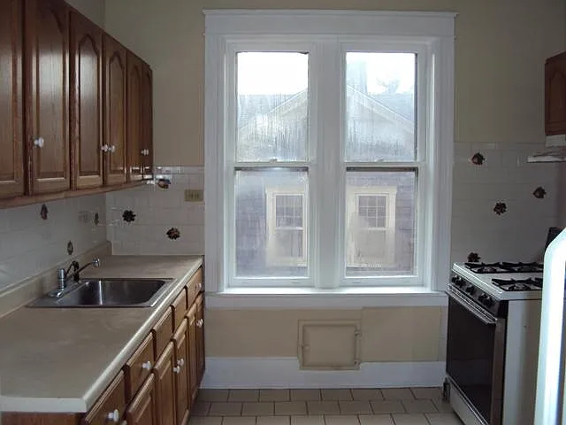 25 Hammersley Ave #10 — Photo 7