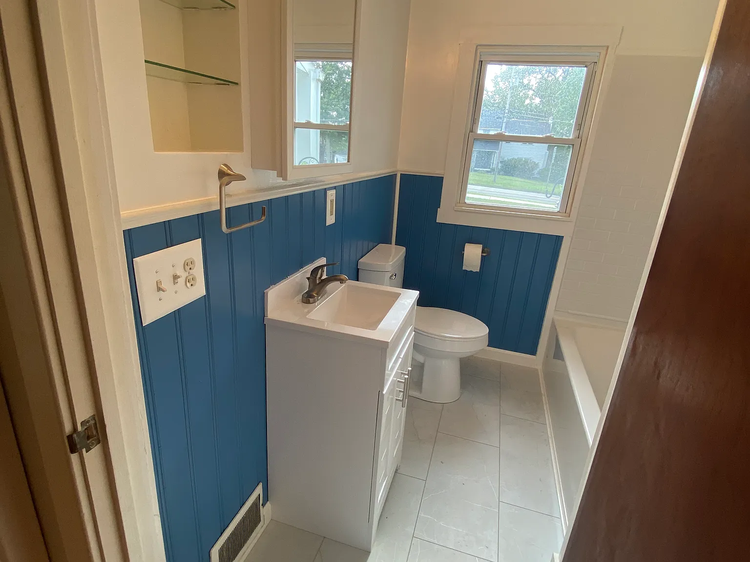 3 bed, 1124 sqft, $1,800 — Photo 2