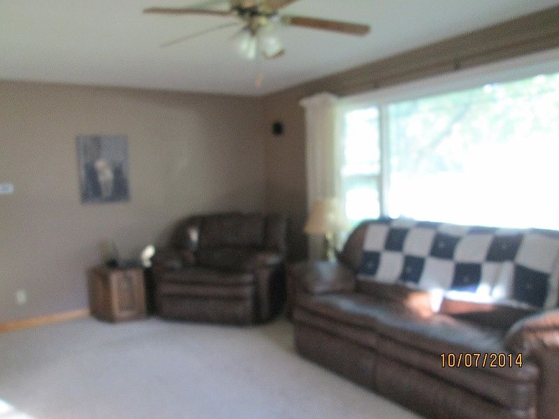 2nd image of 122 E 6th St