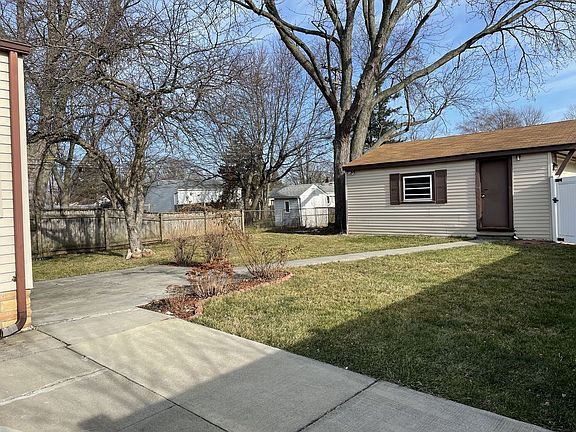 3rd image of 4402 Woodland Ave
