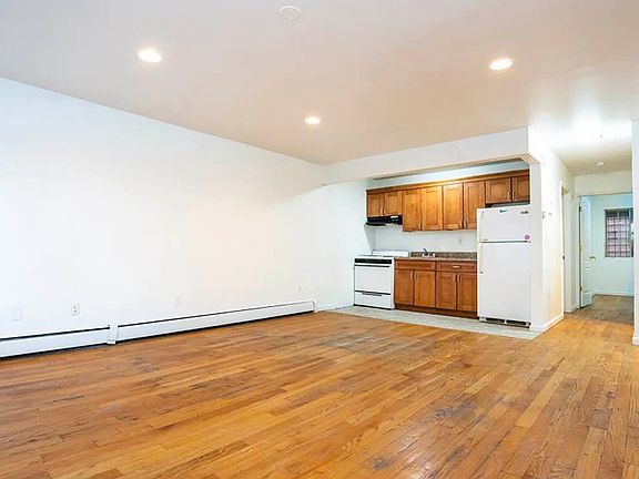 4th image of 100 Jefferson St #3F