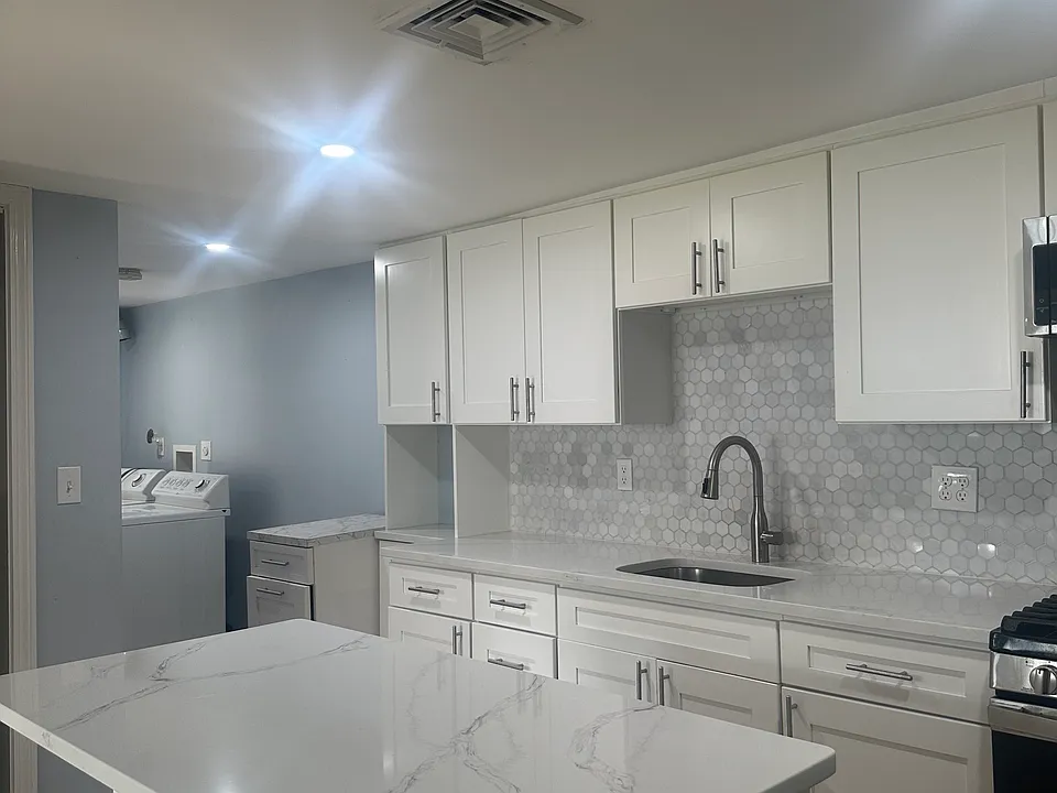15 Washington Ave #1
